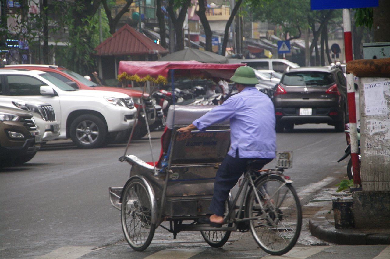 rickshaw_hanoi.jpg