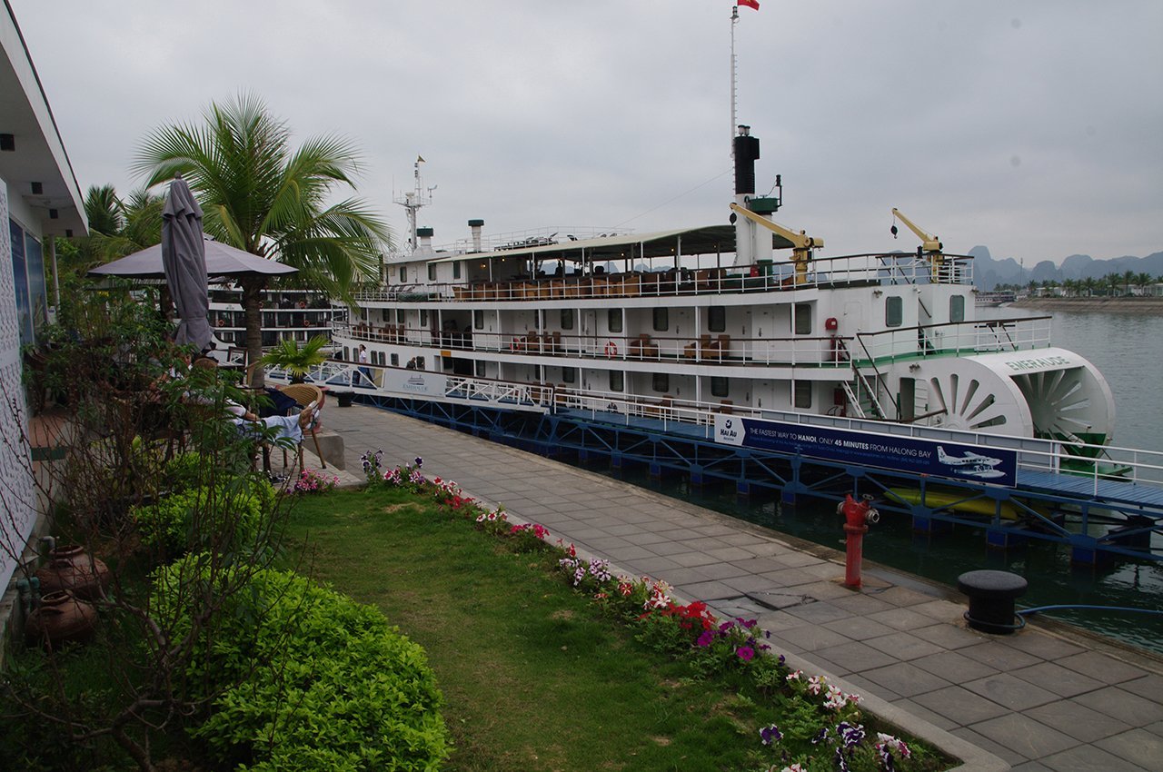 paddlewheelferry.jpg