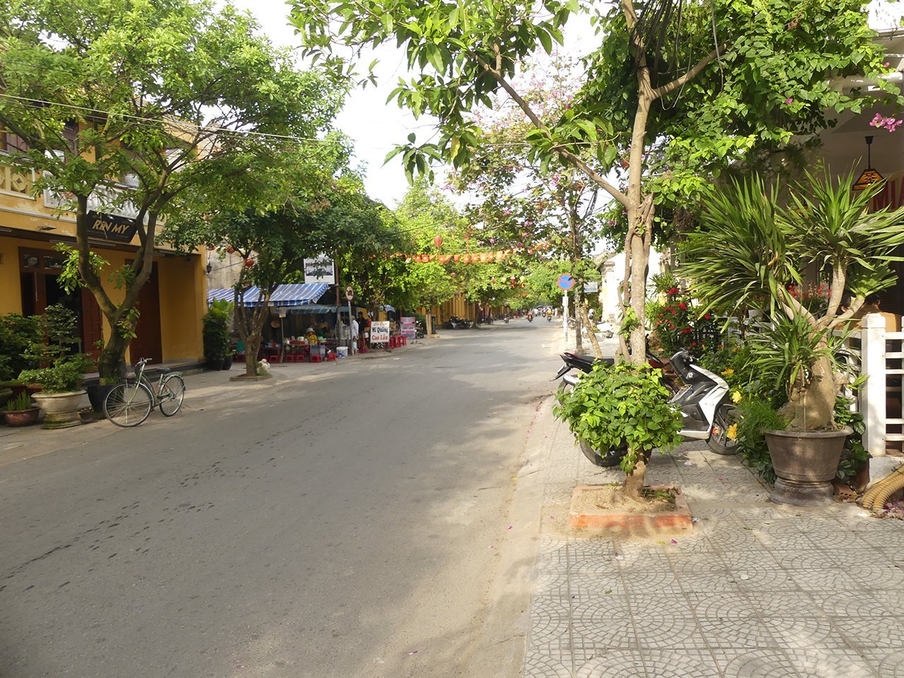 hoianstreet.jpg